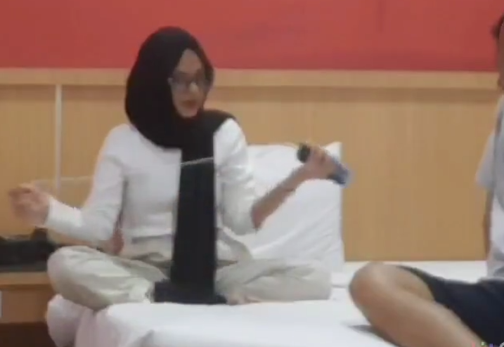 Indo Viral Dosa Ga Yah Bungkus Istri Temen Ke Oyo Nyampe Meki Nya Becek