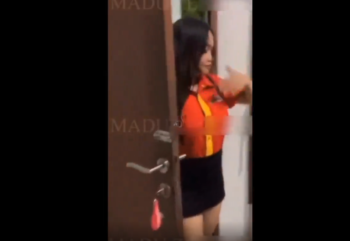 Viral Terbaru C0W0 CULUN HOKI Pertamakali Genj0t TANTE TOBLUT Nyampe Cr0t Di Dalam